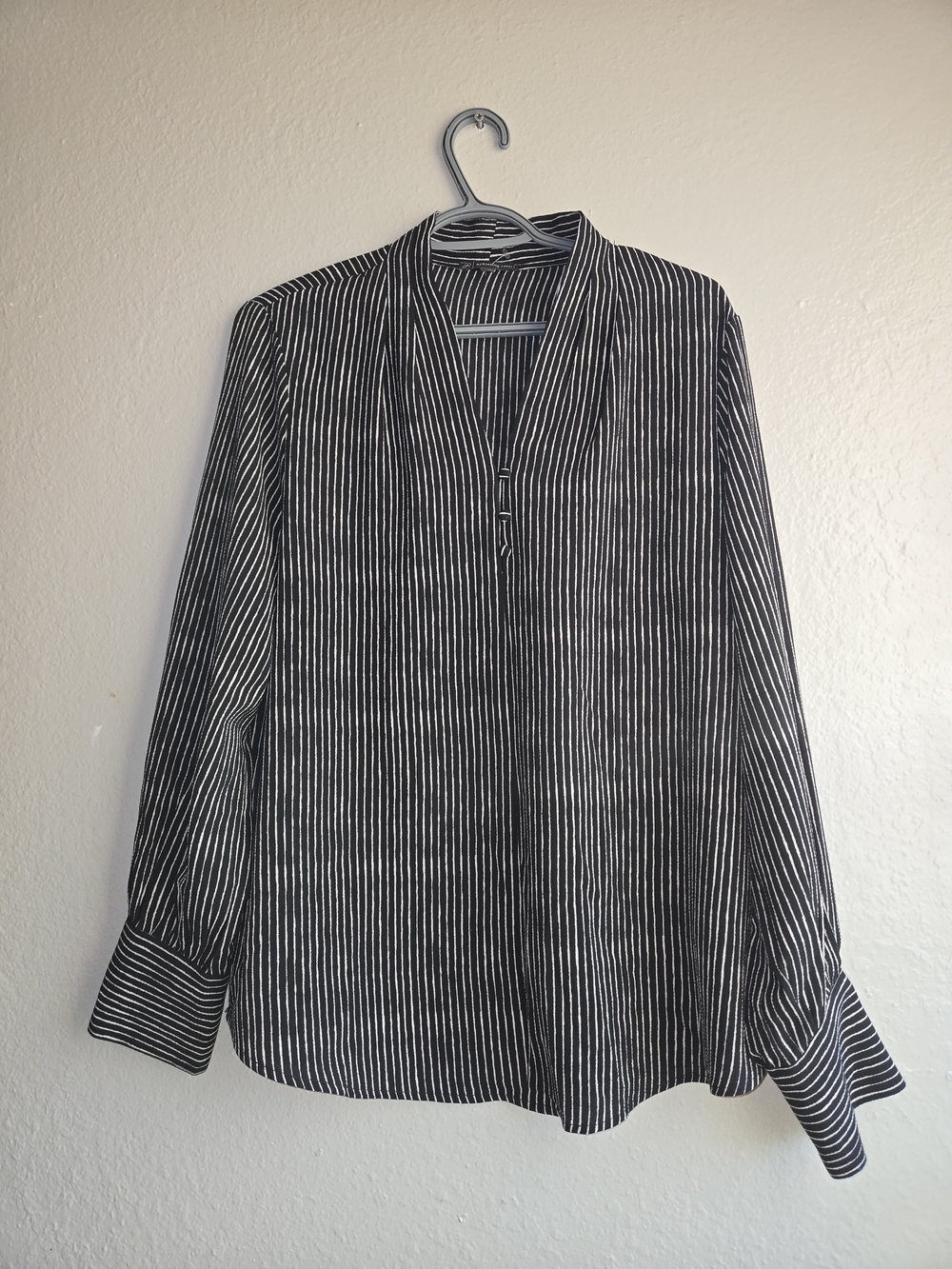Adrianna Papell Women Striped Long Sleeve Blouse Size L V-Neck Pleated Shirt Top